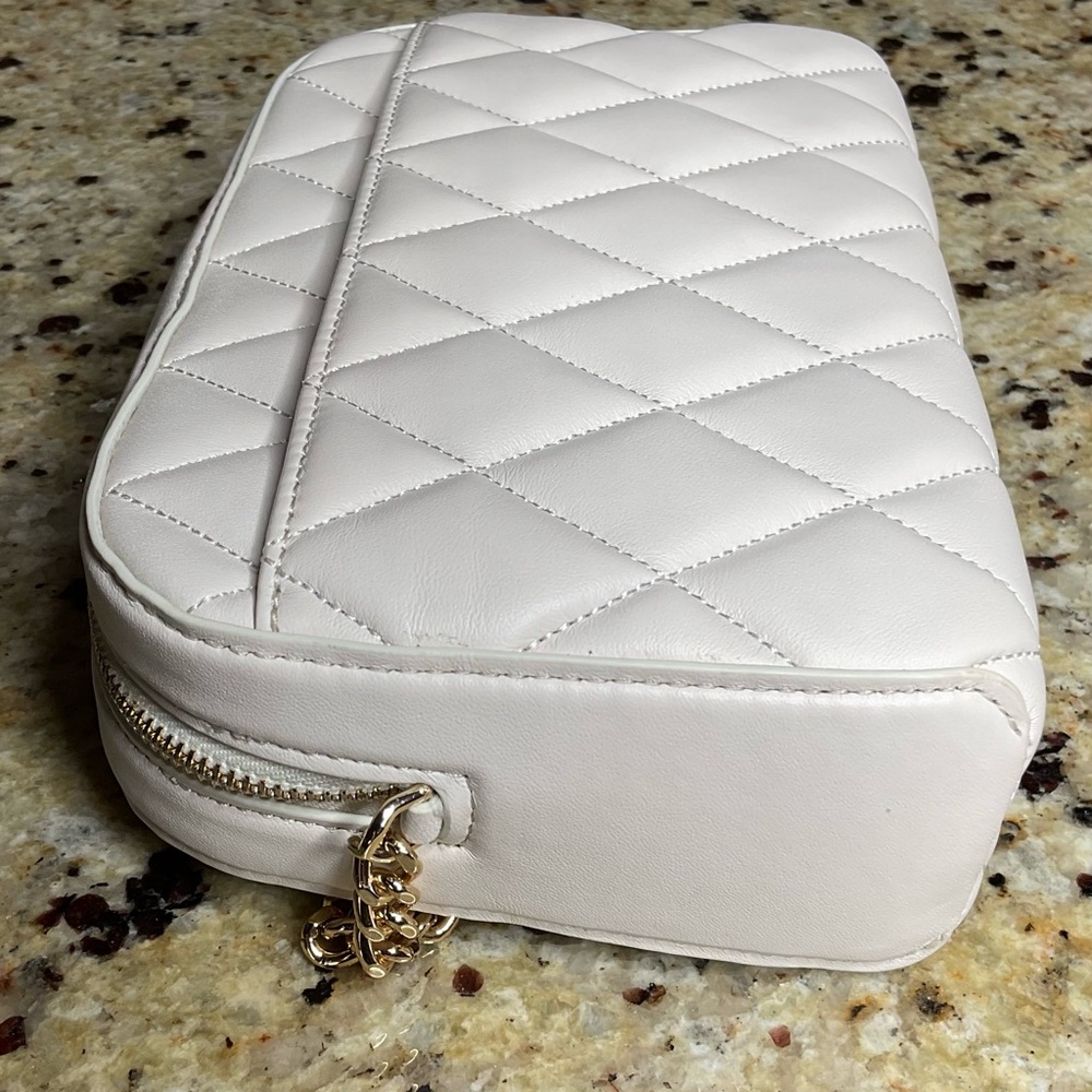 kate spade Ivory Carey Smooth Quilted Leather Crossbody Bag NWOT ($359 retail) - Picture 4 of 7